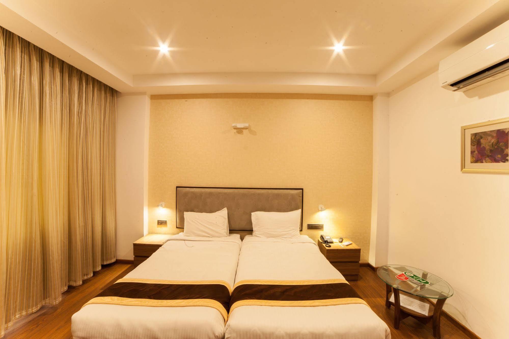 Brownstar Boutique Hotel 钦奈 外观 照片